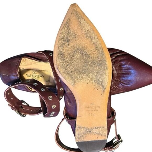 #132 VALENTINO GARAVANI Napa Love Latch Burgundy Leather Flats - Picture 9 of 9